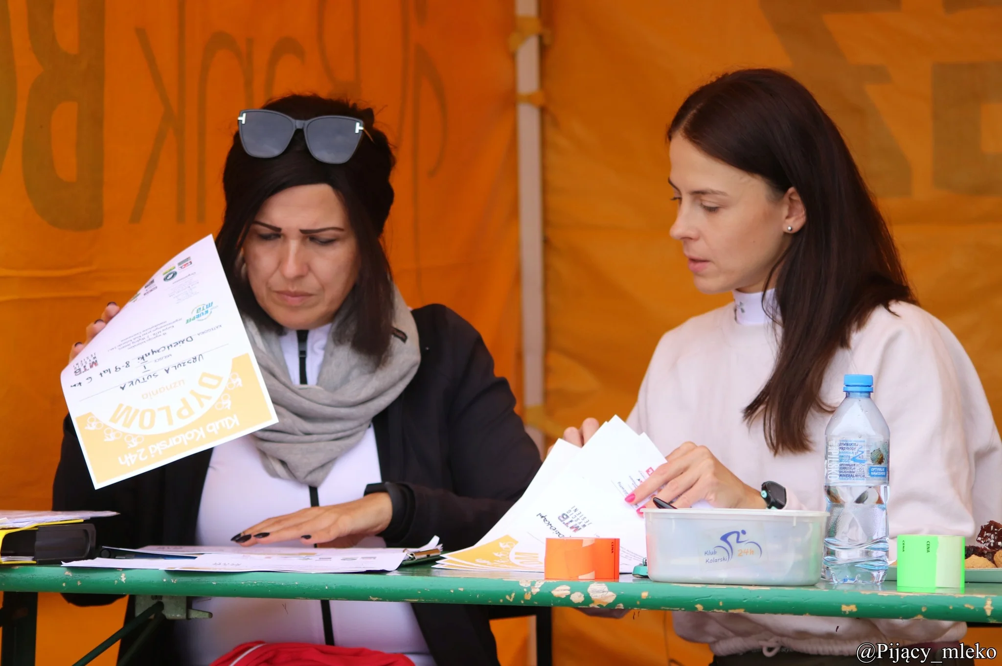 Rozmawiamy o przeszłości z Adamem Inteligentnym (AI)